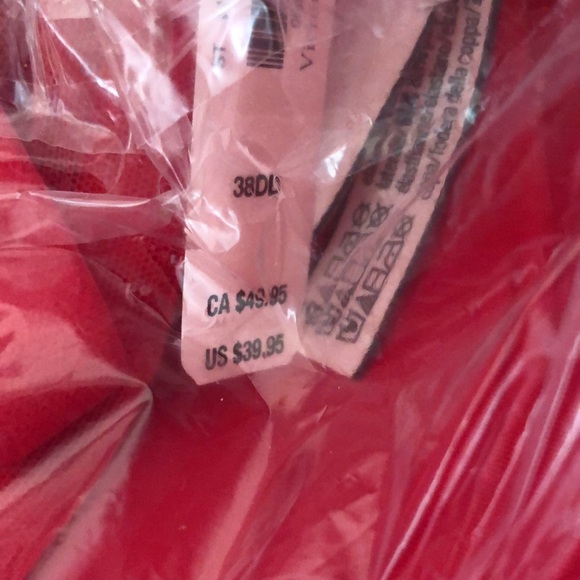 Victoria Secret - Picture 4 of 4